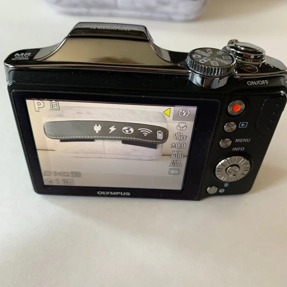 Olympus SZ-30MR 16MP 24x Optical Zoom Compact Digital Camera Battery & Case